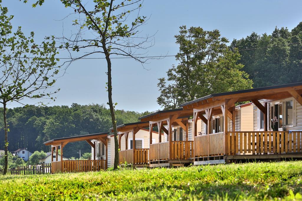Hotel Kamp Slapic Duga Resa Habitación foto
